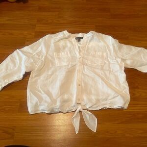 Like New Tommy Bahama Button Up blouse with tie. Size XL